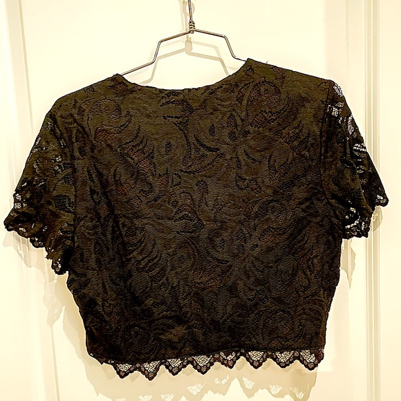 H&M black lace crop top T - Picture 3 of 3